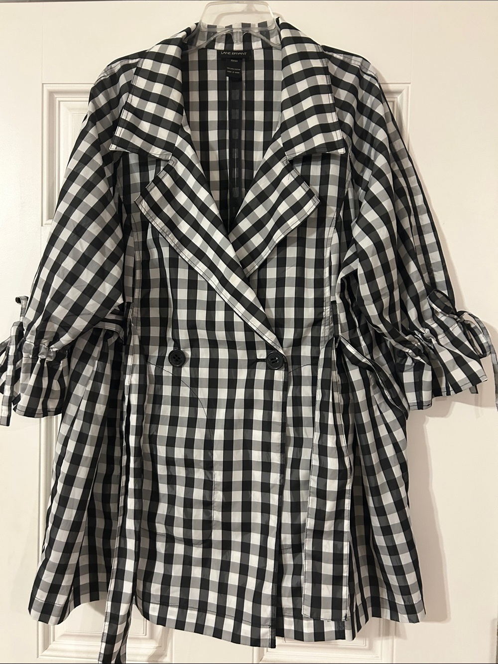 Lane Bryant Black and White Rain Coat, Size 22/24.